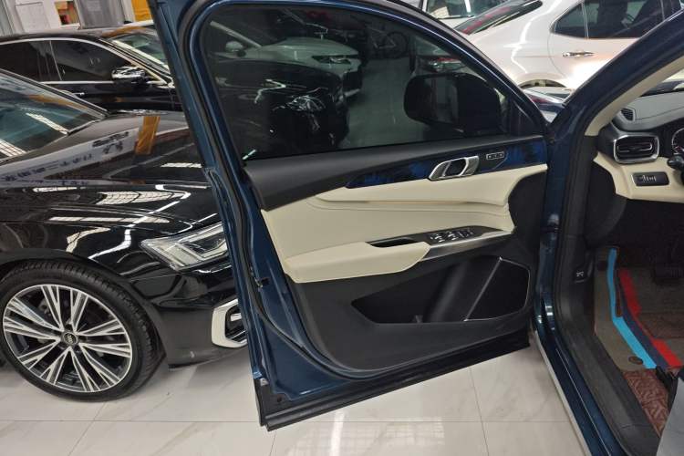 Used Lynk & Co 01 2019 2.0T Two-Wheel Drive Zhaopu Version China VI Standard
