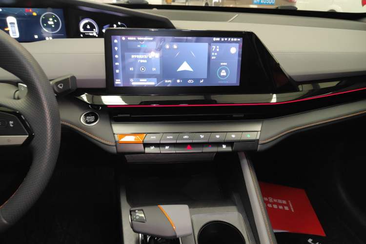 Used Changan UNI-V 2022 1.5T Smart Navigation Version