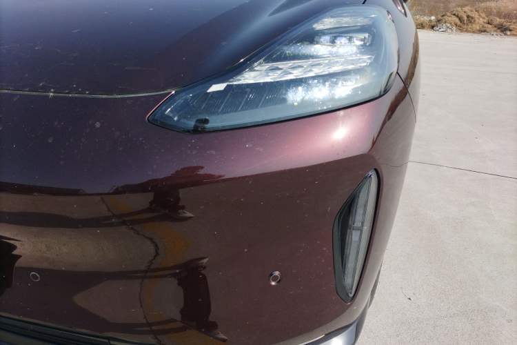 Used  HT 2023 670 Rear-Drive Ultra-High-Voltage NDA Version