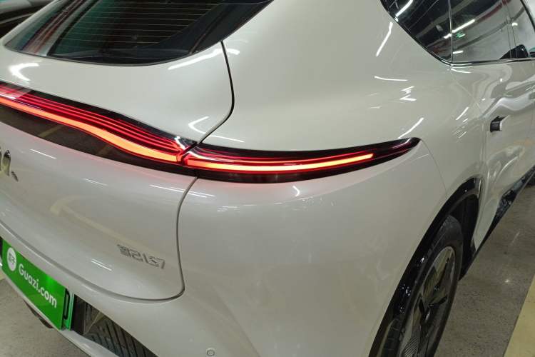 Used  LS7 2023 77 kWh Urban Fit Rear-Wheel Drive
