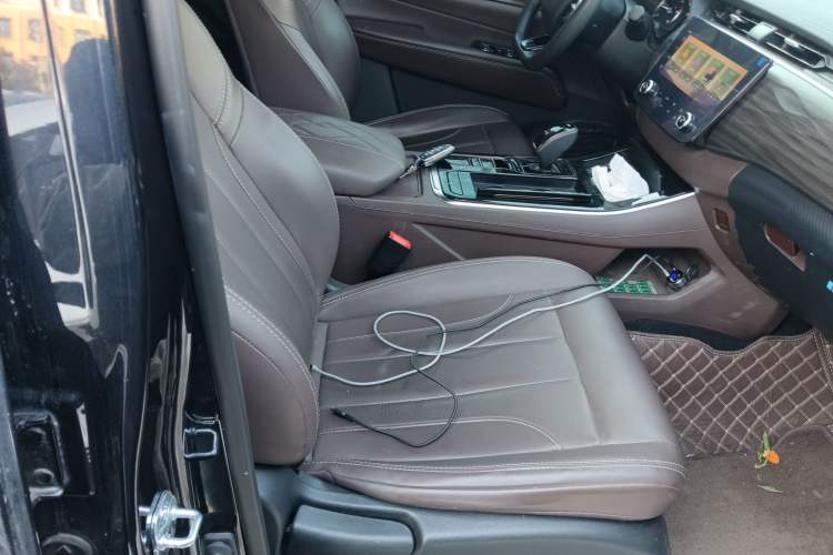 Used Dongfeng Ruichi 7 2023 2.3T Automatic Two-Wheel Drive Diesel Standard Version with Long Cargo Bed
