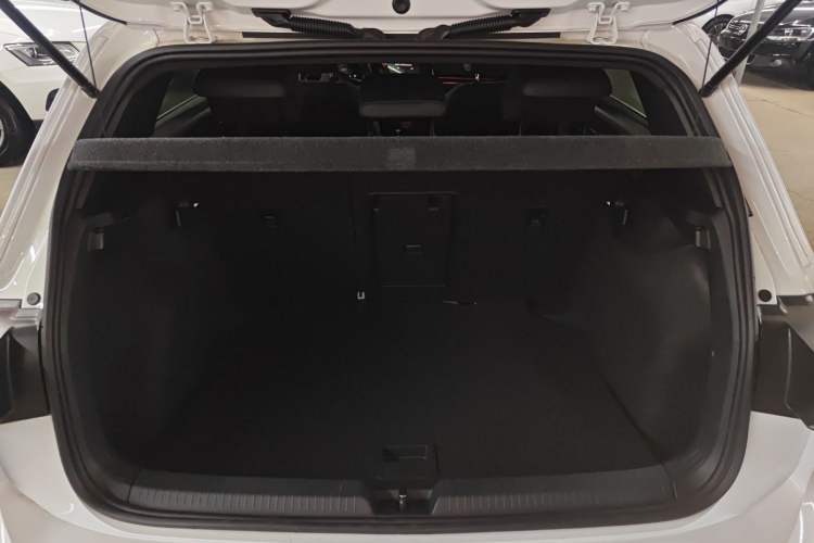 Used Volkswagen Golf 2023 Facelift 280TSI DSG R-Line
