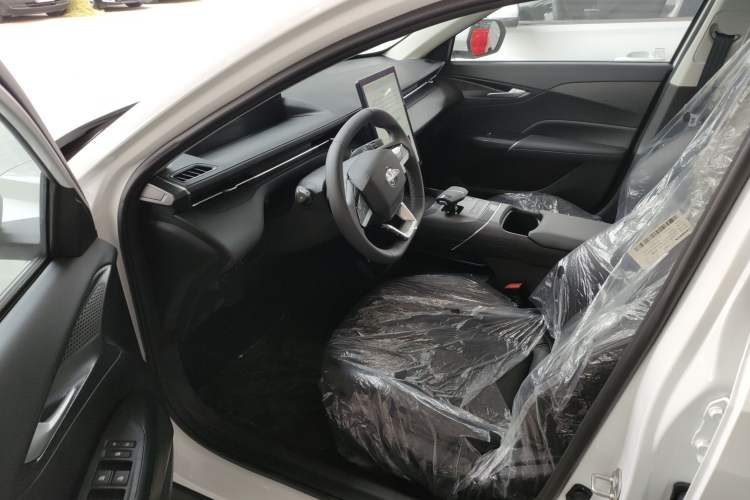 Used Changan Eado 2025 Blue Whale 1.5T 500Bar Prestige Model
