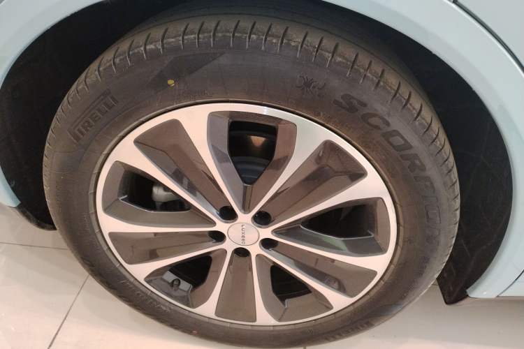 Used Hima Luxeed R7 2025 Range-Extended Version 251 km Max