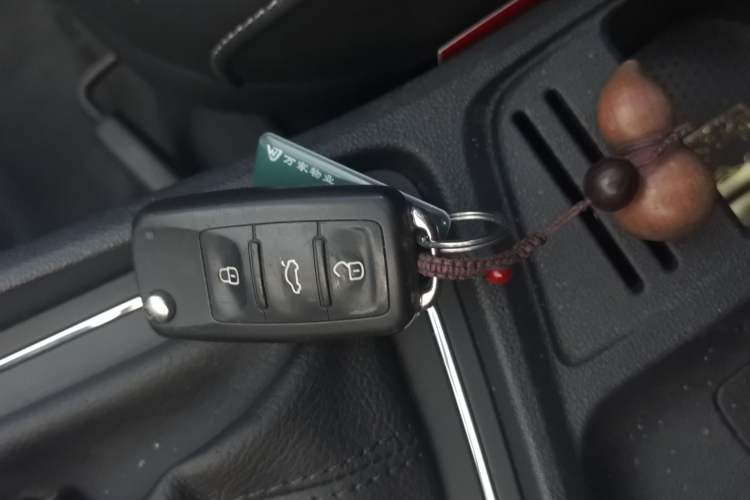 Used Volkswagen Lavida 2017 1.6L Automatic Comfort Edition
