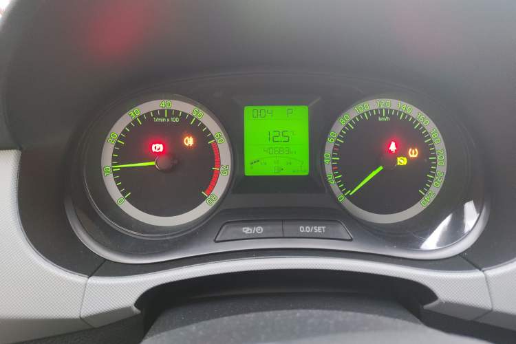 Used Skoda Fabia 2017 1.4L Automatic Car Enjoy Edition
