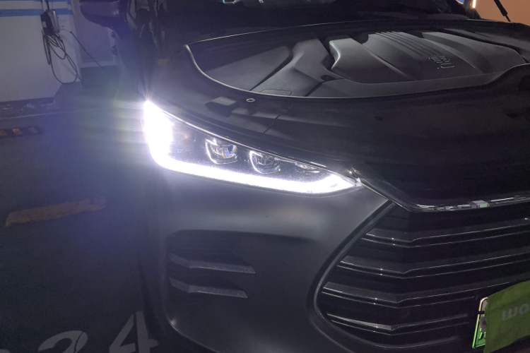 Used BYD Tang New Energy 2018 DM 2.0T All-Wheel Drive Smart Connect Genesis Edition 7 Seats China V Emission Standard