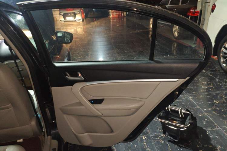 Used Geely Auto Emgrand 2014 Sedan 1.5L CVT Elite Model
