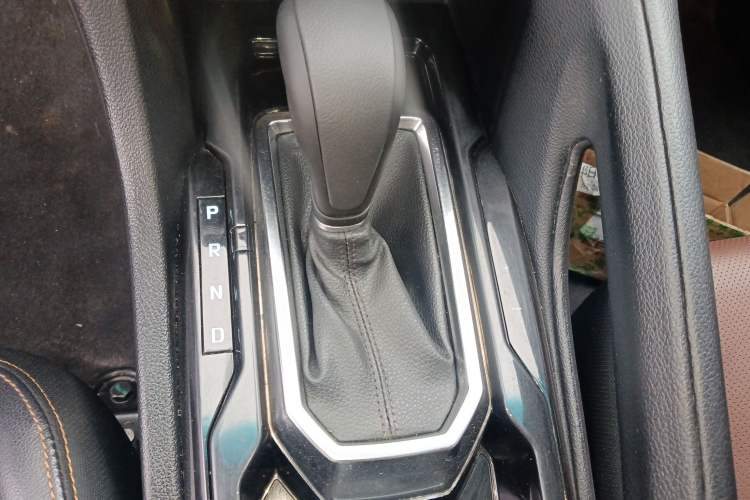 Used JMC Yusheng S350 2016 2.0T Automatic All-Wheel Drive Gasoline Luxury Edition 5 Seats