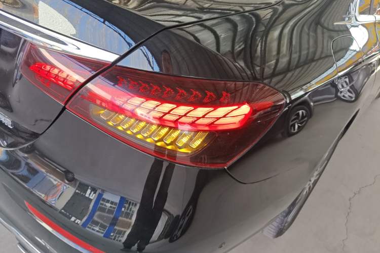 Used Mercedes-Benz E-Class 2022 E 260 L
