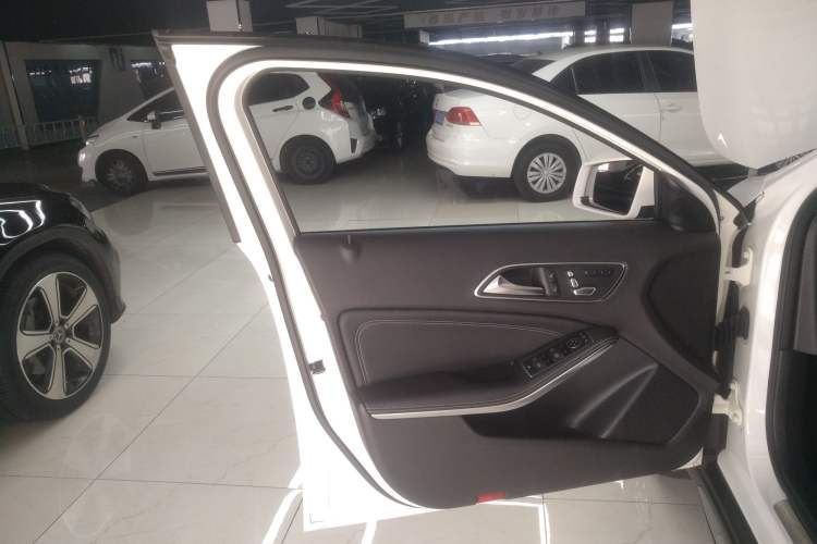 Used Mercedes-Benz GLA 2017 GLA 200 Fashion Model