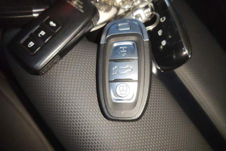 Used Hongqi E-QM5 2024 610 km PLUS
