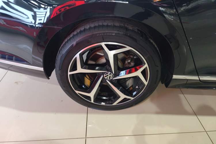 Used Volkswagen Magotan 2023 2 Million Units Limited Edition 330TSI DSG Leading Version