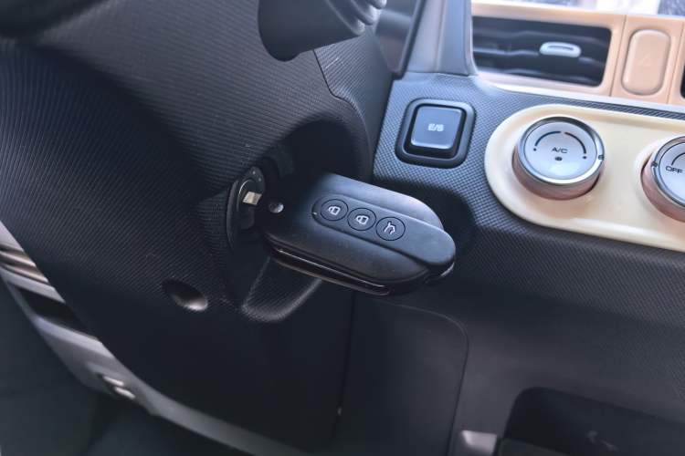 Used Wuling Hongguang MINIEV 2022 Macaron Premium Model – Lithium Iron Phosphate