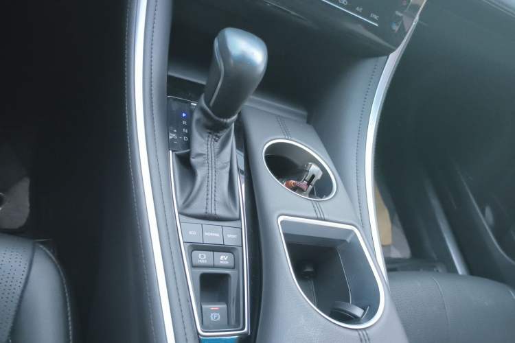 Used Toyota Avalon 2022 Dual-Engine 2.5L XLE Premium Edition
