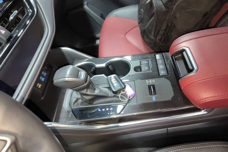 Used Toyota Crown Kluger 2021 2.5L HEV Four-Wheel Drive Flagship Edition
