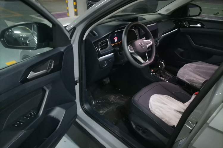 Used Volkswagen Tharu 
