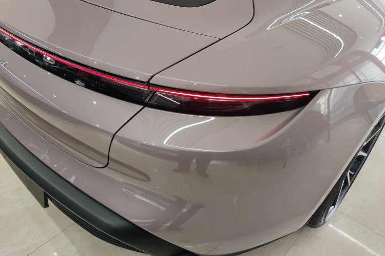 Used Porsche Taycan 2022-Year Updated Taycan