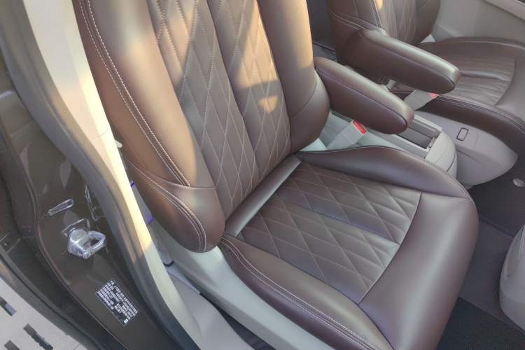 Used Buick GL8 2020 Land Cruiser Executive Class 652T Comfort Model