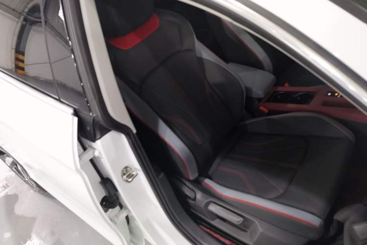 Used Volkswagen Lamando 2024 Lavida L 280TSI DSG Cool & Spicy Edition
