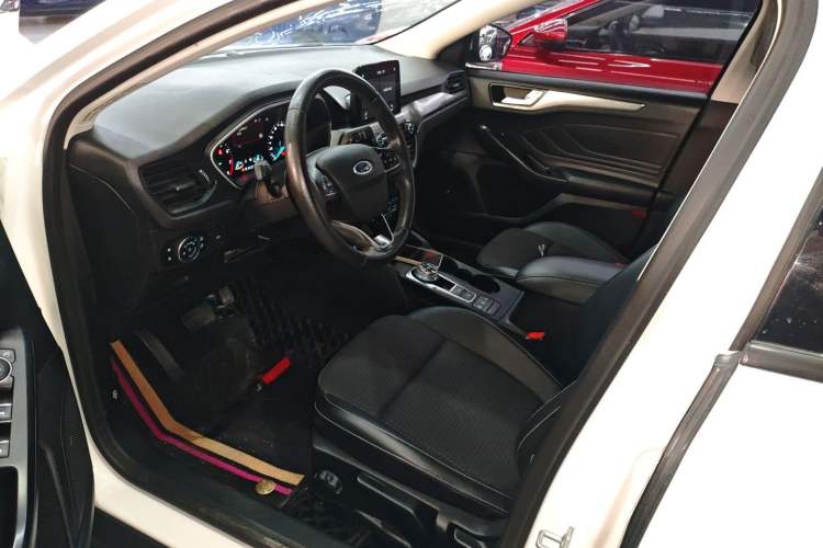 Used Ford Focus 2019 Sedan EcoBoost 180 Automatic Trend Edition