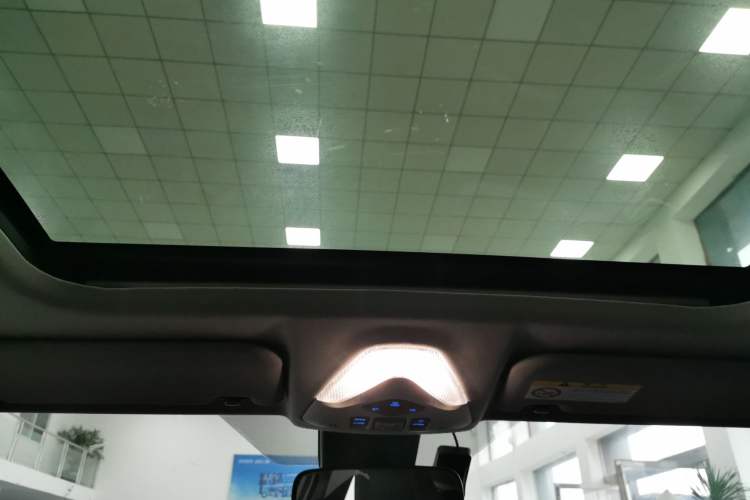 Used Toyota IZOA 2023 2.0L Enjoy Edition
