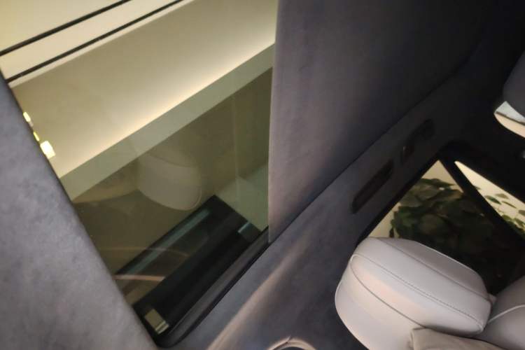 Used Nio ES8 2023 75 kWh Executive Edition
