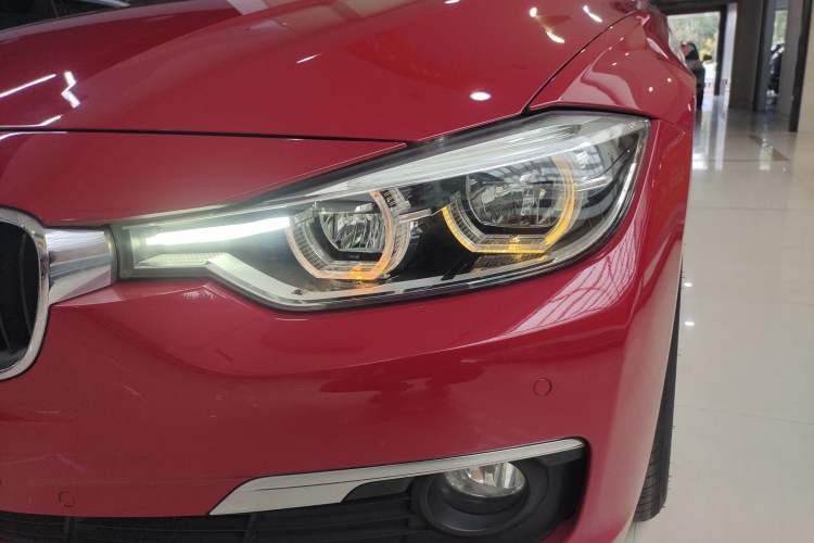 Used BMW 3 Series 2016 320Li Ambition Model
