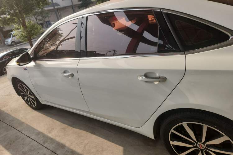 Used Roewe i6 2017 20T Automatic Internet ZhiZun Edition