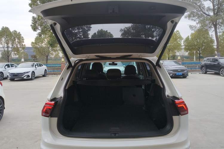 Used Volkswagen Tiguan L 2024 330TSI Automatic Two-Wheel Drive R-Line Enhanced Edition