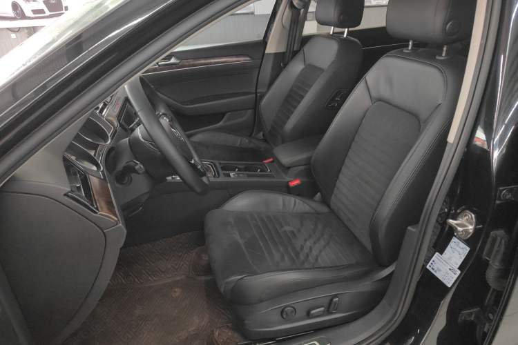 Used Volkswagen Magotan 2018 330TSI DSG Luxury Model
