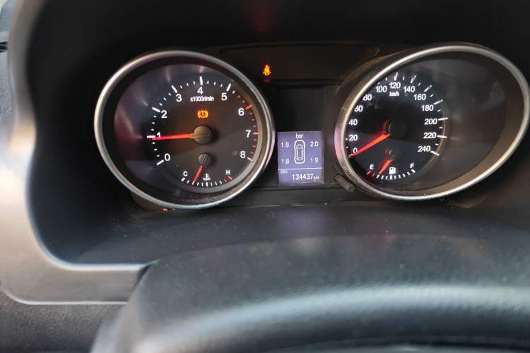 Used Haval H6 2015 Upgraded Model 1.5T Manual Two-Wheel Drive Elite Version
