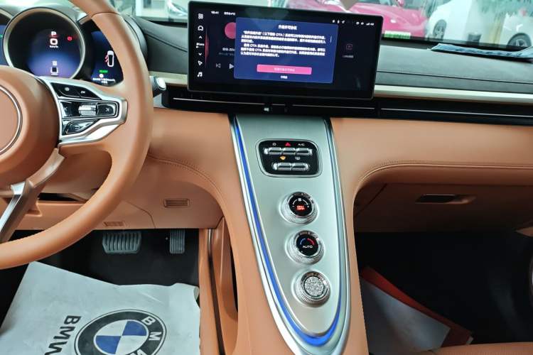 Used ORA Lightning Cat 2022 555 km Luxury Edition