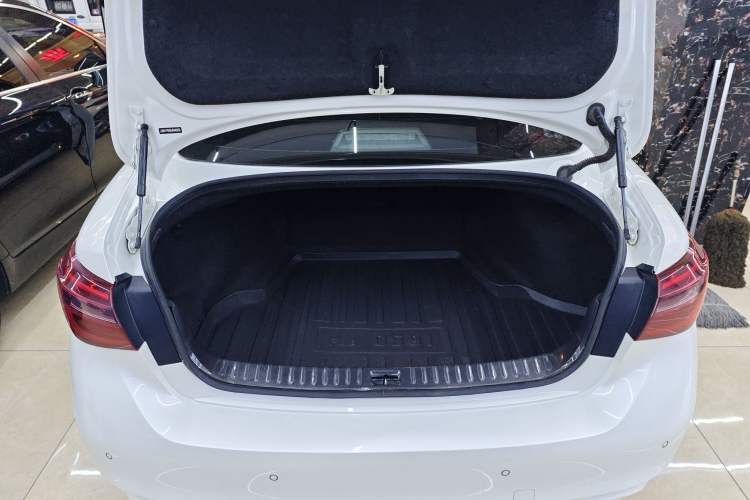 Used Infiniti Q50L 2018 2.0T Enjoyment Version China V Standard