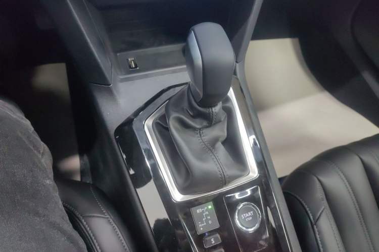 Used Peugeot 408 2022 1.6T Light-Chasing Edition
