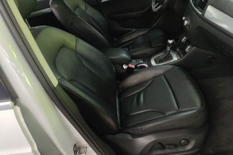 Used Audi Q3 2015 35 TFSI Comfort Model
