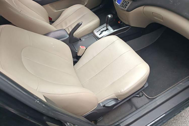 Used Hyundai Celesta 2015 1.6L Automatic Luxury Model