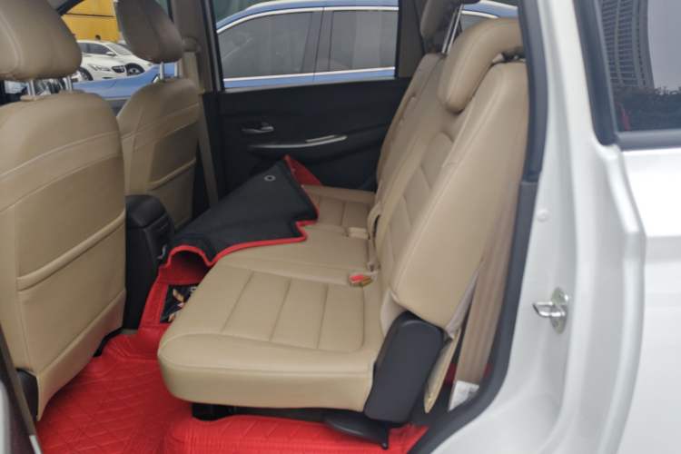 Used Wuling Hongguang 2019 1.5L S Comfort Edition China VI LAR
