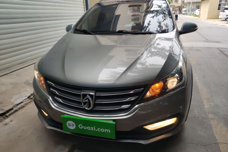 Used Baojun 310W 2017 1.5L Manual Fashion Model China V