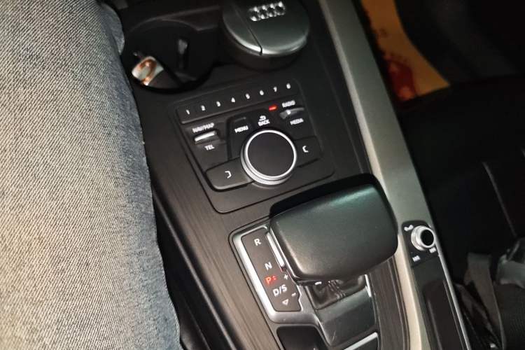 Used Audi A4L 2018 30th Anniversary Edition 40 TFSI Trendy Model
