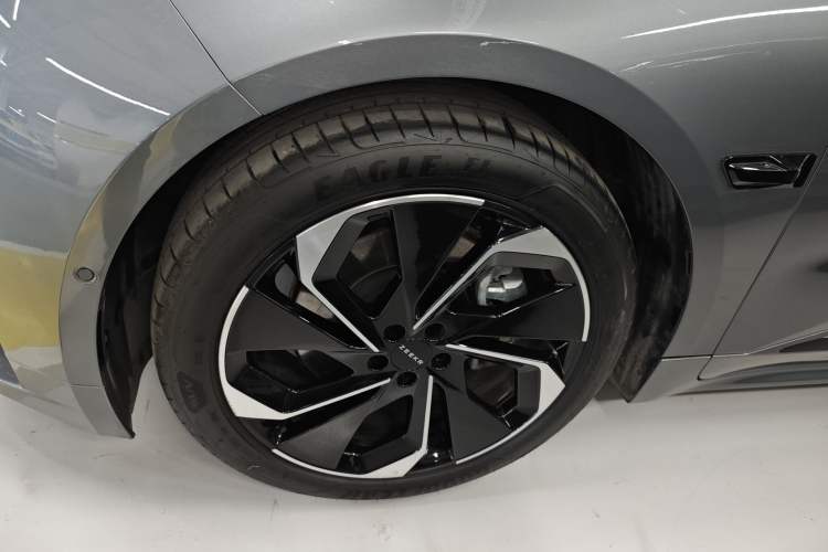 Used Zeekr 001 2024 WE Edition 100 kWh Rear-Drive
