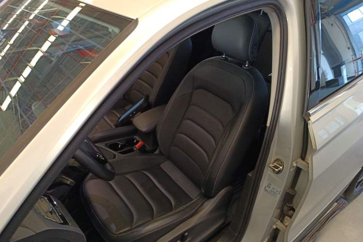 Used Volkswagen Tiguan L 2019 Revised 330TSI Automatic Two-Wheel Drive Smart & Luxury Edition China VI Standard