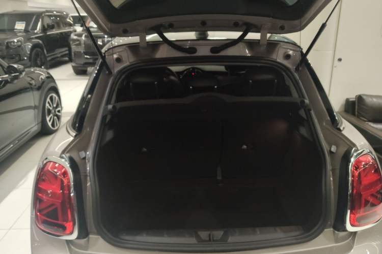 Used  MINI 2023 1.5T COOPER Artist Five-Door Edition
