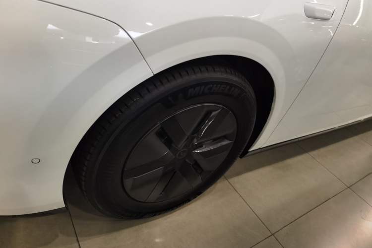 Used Li Auto MEGA 2024 Ultra Model
