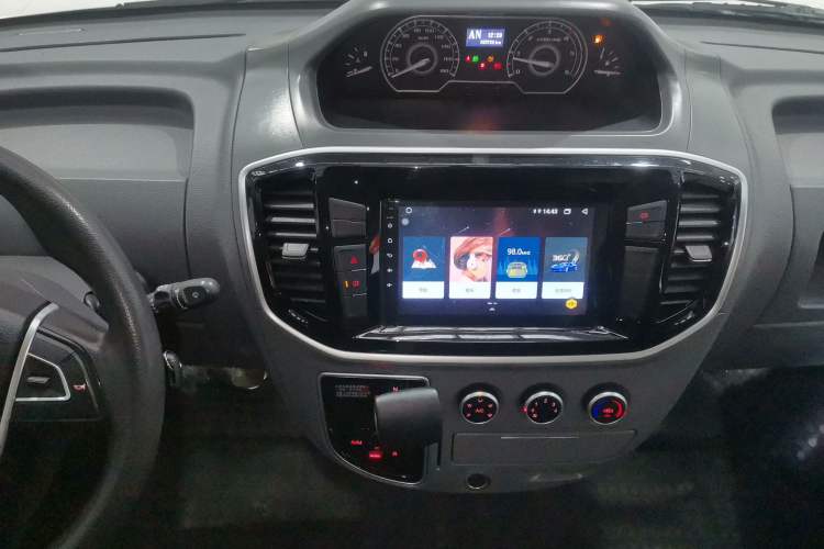 Used SAIC MAXUS Xintu V80 2021 2.0T AMT Classic Aoyuntong Short Wheelbase Mid-Roof 5/6-Seater