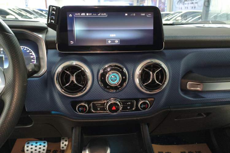 Used  BJ40 2018 PLUS 2.3T Automatic Four-Wheel Drive Flagship Version China V Emission Standard
