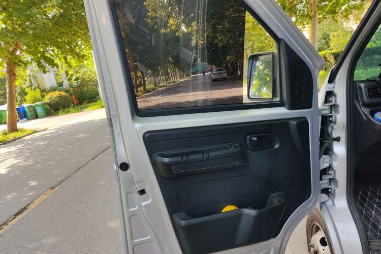 Used Karry Xiaoxiang X7 2024 AVIC Battery (3815 Cargo Box) Side-Panel Truck – Deluxe Model
