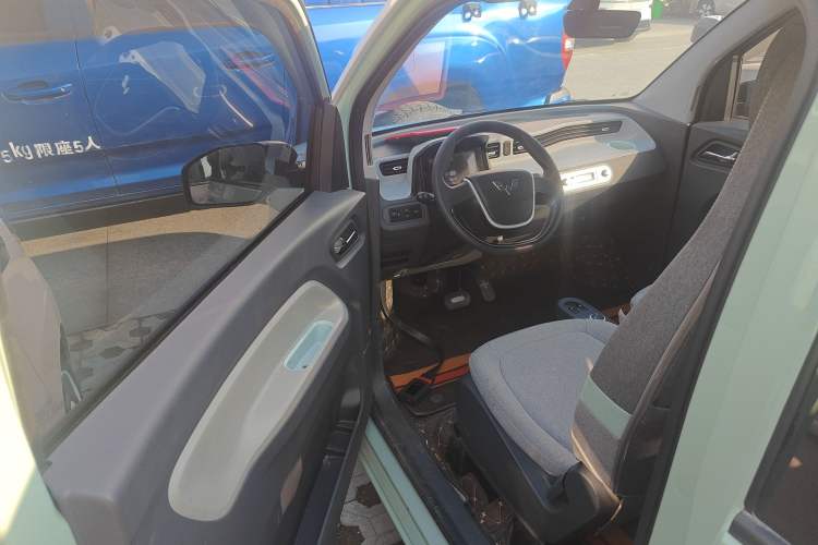 Used Wuling Hongguang MINIEV 2022 Macaron Premium Model – Lithium Iron Phosphate