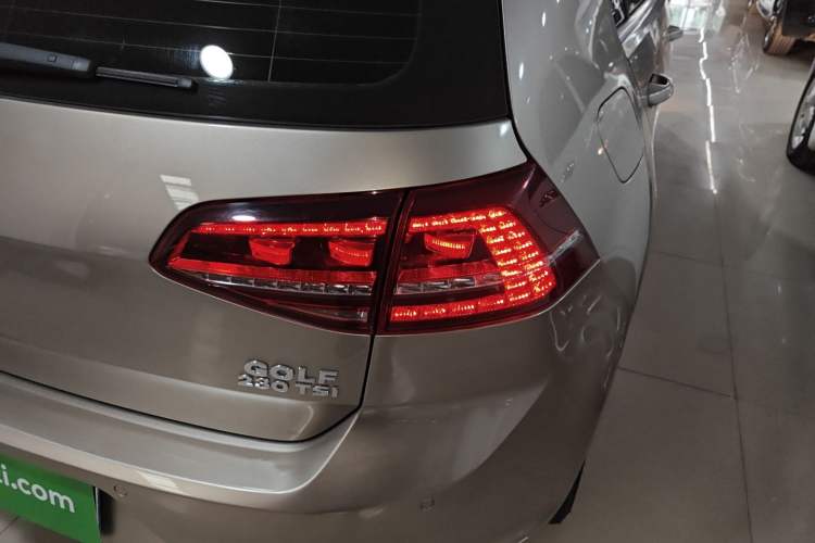 Used Volkswagen Golf 2017 230TSI Automatic Comfort Edition – Celebrating Milestone of One Million Units
