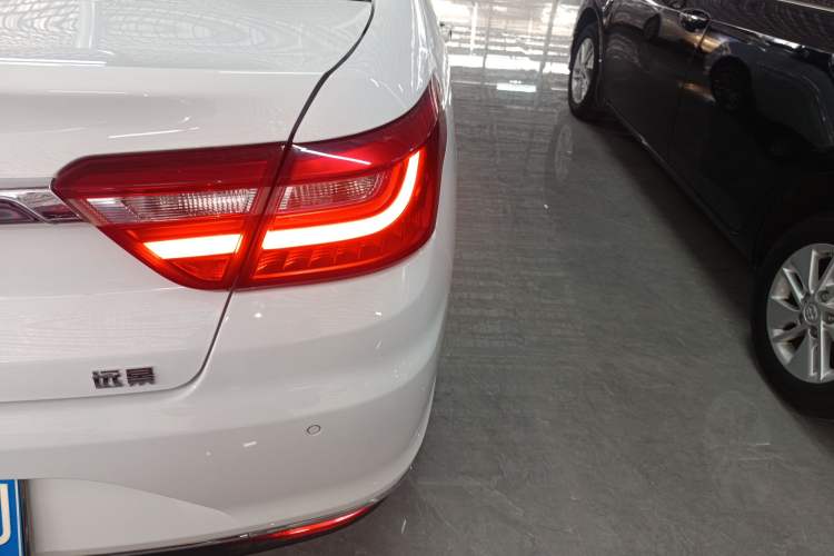 Used Geely Auto Vision 2019 Upgraded Model 1.5L Manual Luxury Version China VI Standard
